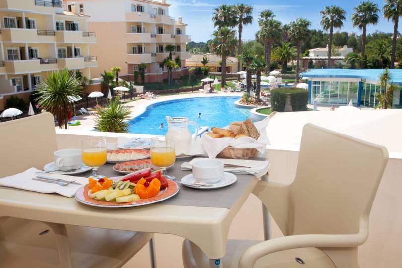 Two bedroom family pool view apartment Vitor's Plaza Alvor Two bedroom family pool view apartment Vitor's Plaza Alvor